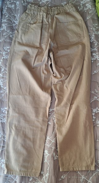 Pantalón cargo de Stradivarius