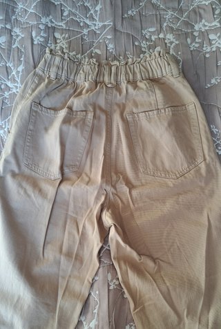 Pantalón cargo de Stradivarius