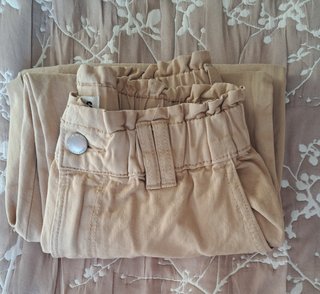 Pantalón cargo de Stradivarius