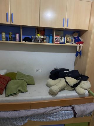 Cama nido,cajoneras y estanterías 