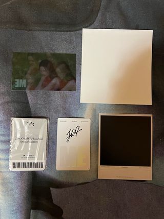 Blackpink Jisoo - ME Photobook Special Ed.