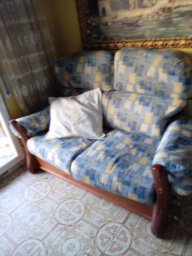 Sofá de dos plazas de madera maciza