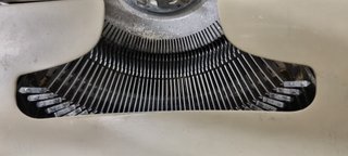 Maquina de escribir alemana Olivetti Lettera 22