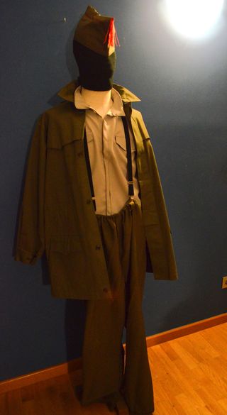 Uniforme de soldado militar española Epoca Franco