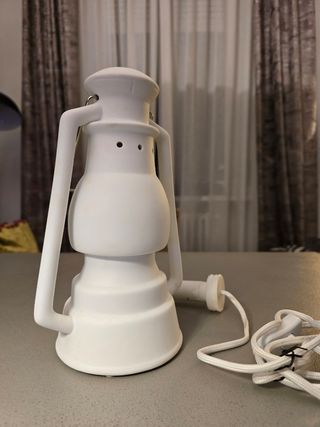 Lampada da tavolo bianca in ceramica