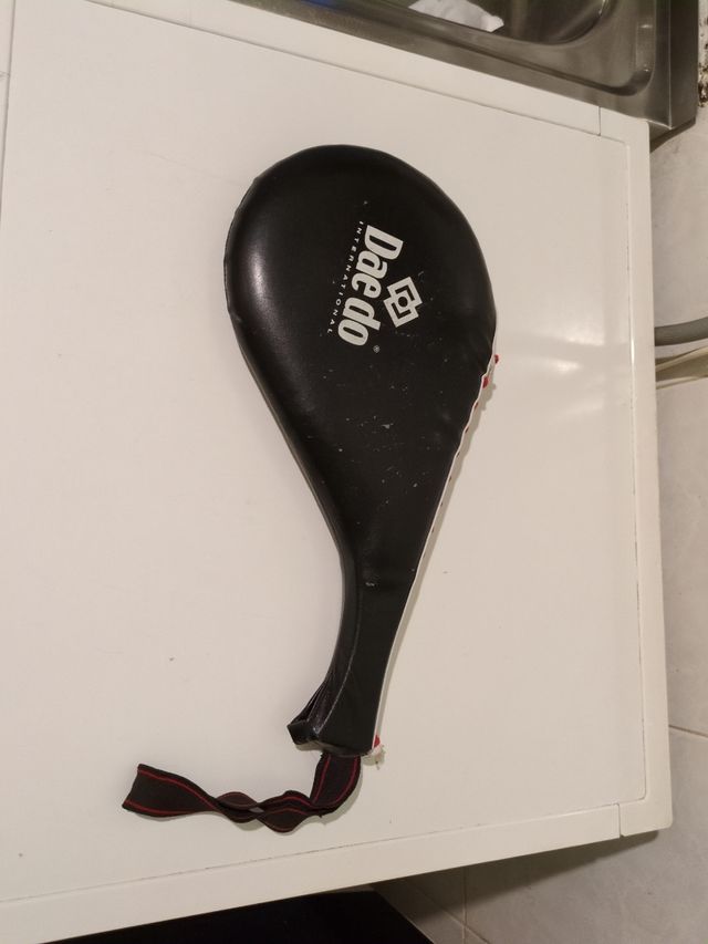 Handmitt negro DAEDO