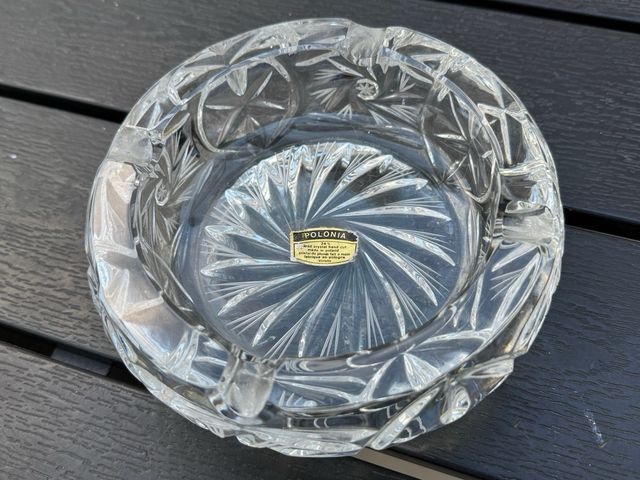 Cenicero de cristal tallado