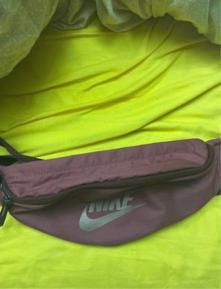 Riñonera Nike granate