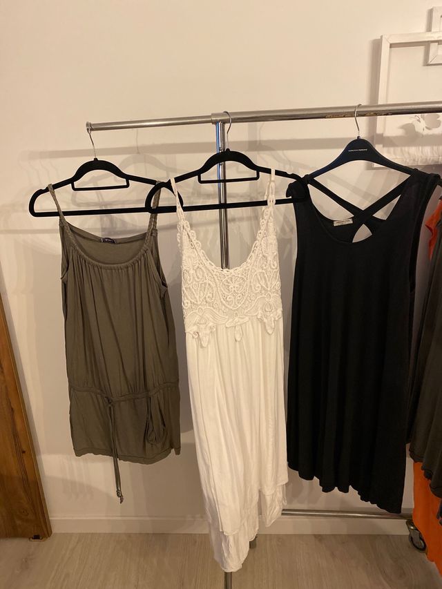 23 peças de vestuário de verão. Um pouco de tudo