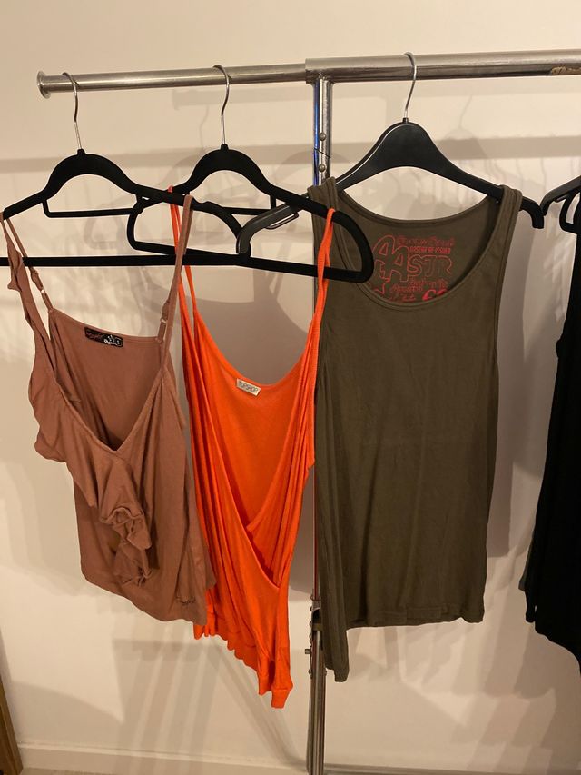 23 peças de vestuário de verão. Um pouco de tudo