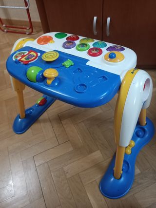 Gimnasio piano, mesa actividades 