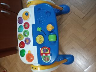 Gimnasio piano, mesa actividades 
