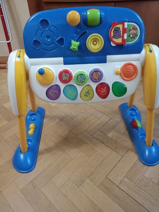 Gimnasio piano, mesa actividades 