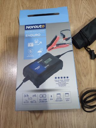 Batería moto EXIDE y cargador baterías nuevo