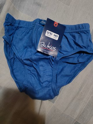SCUOLA SLIP BIMBO età 9/10,altezza 140