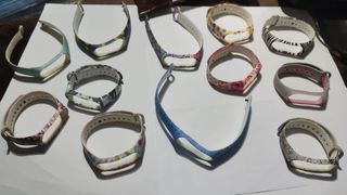 Xiaomi mi band 4 + 12 pulseras (Precio negociable)