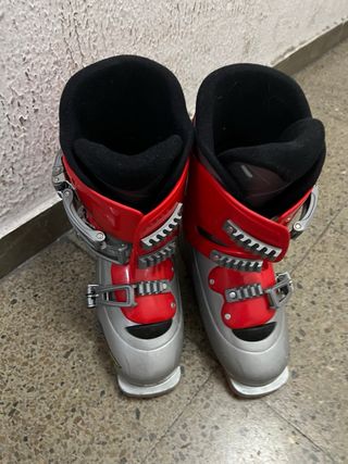 2 pares skis 2 trajes, cascos, palos, gafas, jerse