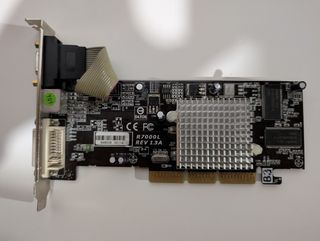 Tarjeta gráfica retro ATI Radeon 7000 64MB AGP 