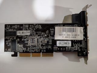 Tarjeta gráfica retro ATI Radeon 7000 64MB AGP 