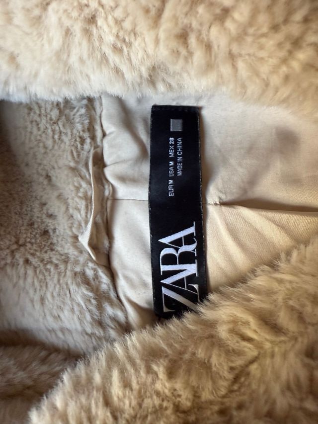 Abrigo de pelo beige 