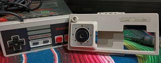 Nintendo NES Mando con carcasa.