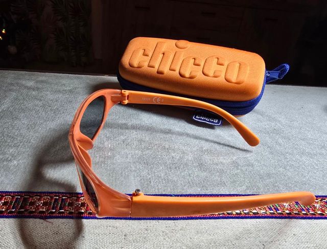 Gafas de sol Chicco 3/5 años nuevas, con funda