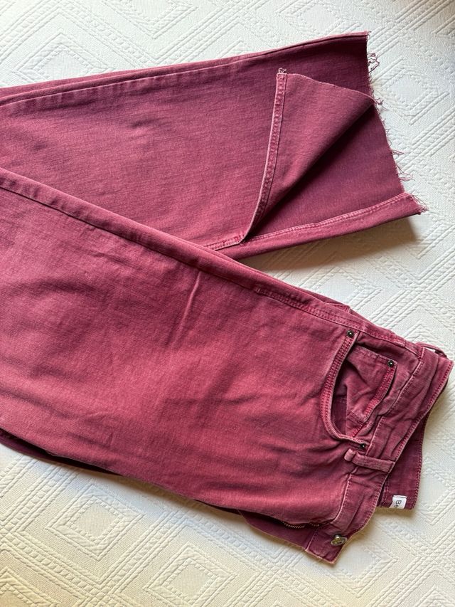 Pantalones flare con abertura