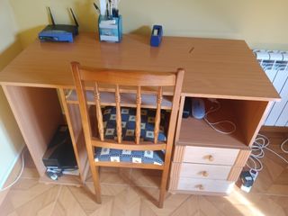 Mesa escritorio con silla