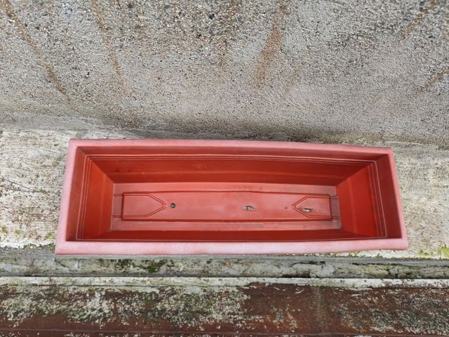 Jardinera de plástico