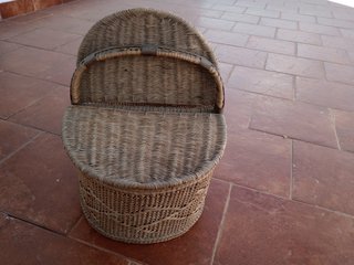 Cesto de mimbre antiguo