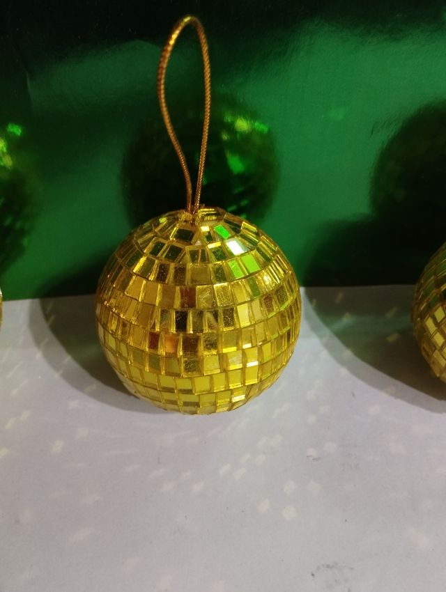 4 bolas discoteca decoración doradas