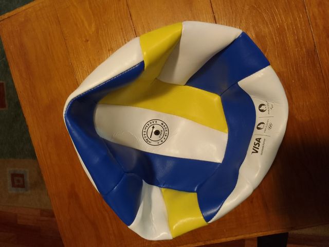 Balón de voleibol.
