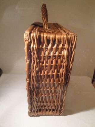 Maletín de mimbre. Nuevo.