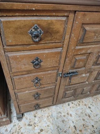 Mueble para restaurar lleva una máquina