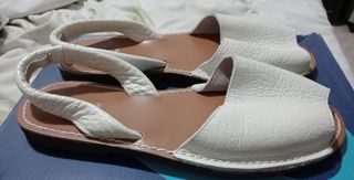 Zapato ibicenca piel blanco.