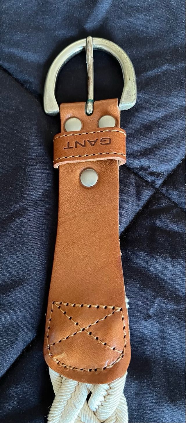 Cinturon blanco de la marca Gant