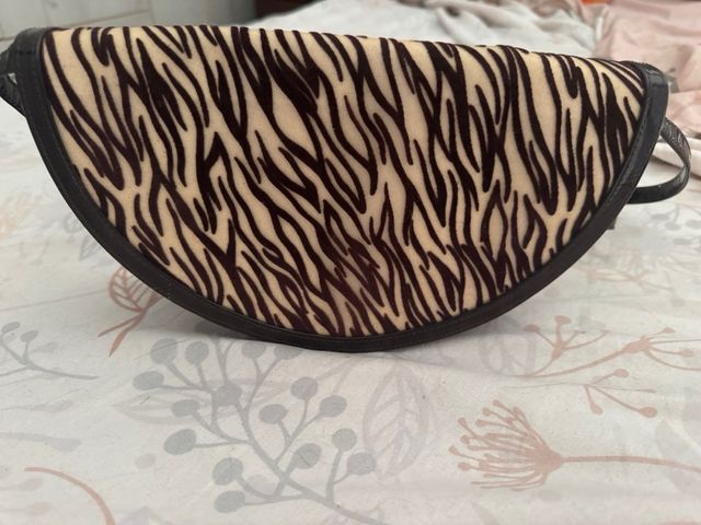 Zapato salon fiesta .Regalo del bolso a juego 150€