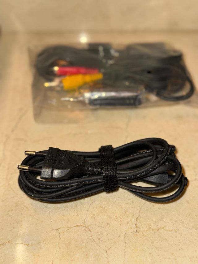 Playstation 3 + Mando + 2 juegos. Multiman instala