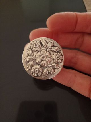 Cajita de plata labrada