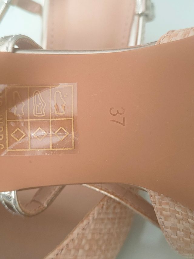 Zapatos tacón N° 37 beige/dorado