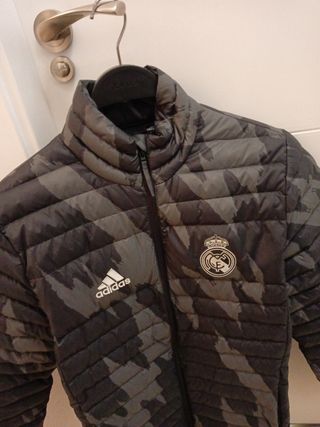 Abrigo tipo plumas de adidas