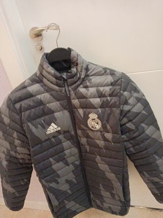 Abrigo tipo plumas de adidas