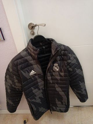 Abrigo tipo plumas de adidas