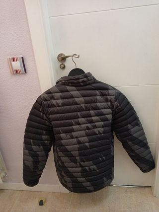 Abrigo tipo plumas de adidas