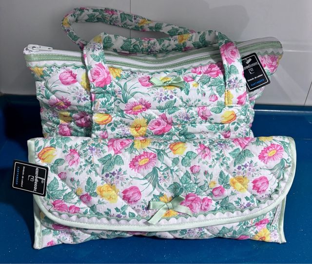 Neceser tela con asas con zapatillas de viaje