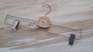 Lote perchas para faldas (6uds)