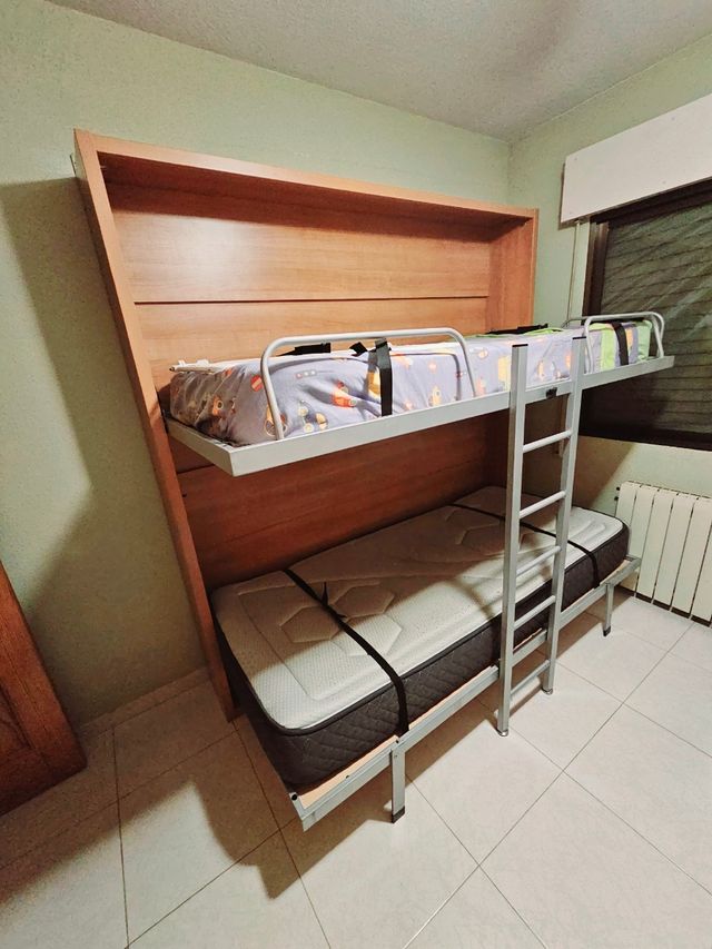 ✅ Mueble litera + Colchones.
