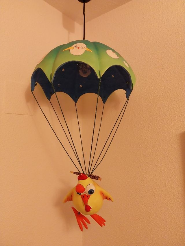 Lampara Pollo en Paracaidas