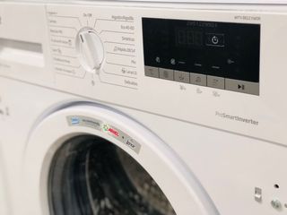 Lavadora Encastrada 8KG con golpe FrigoMark