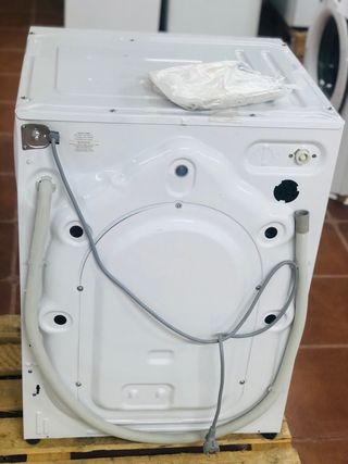 Lavadora Encastrada 8KG con golpe FrigoMark